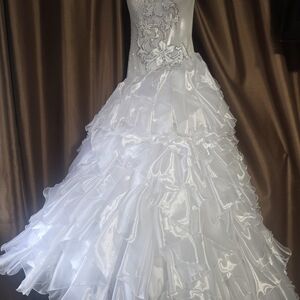 Stunning White Wedding Dress with Intricate Embroidery